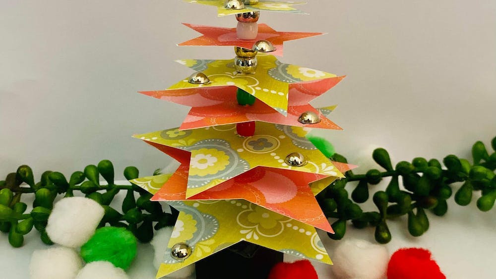 Ballarat Christmas Craft: Make A Starry Christmas Tree image